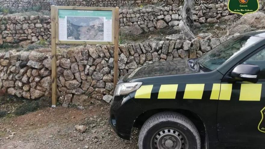 Ber-hmte-Insel-Familie-sperrt-Wanderer-aus-Gemeinde-S-ller-muss-daf-r-zahlen