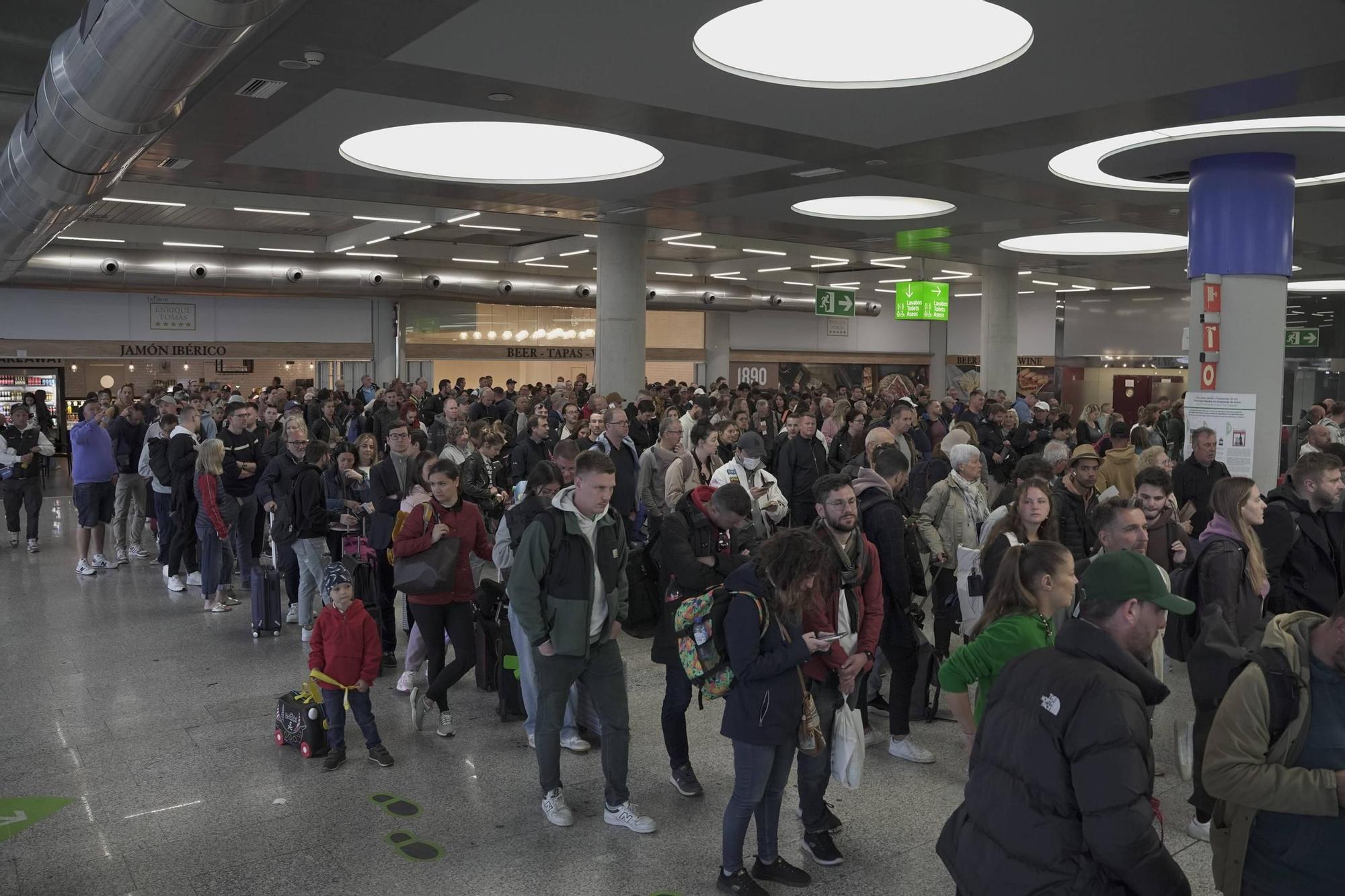 Nuevas retenciones en el control de seguridad del aeropuerto de Palma