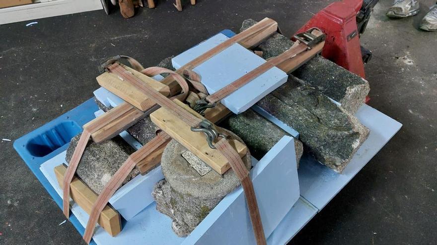 La Escola de Restauración reparará un cruceiro destrozado en 2023 por un coche en Pontevedra