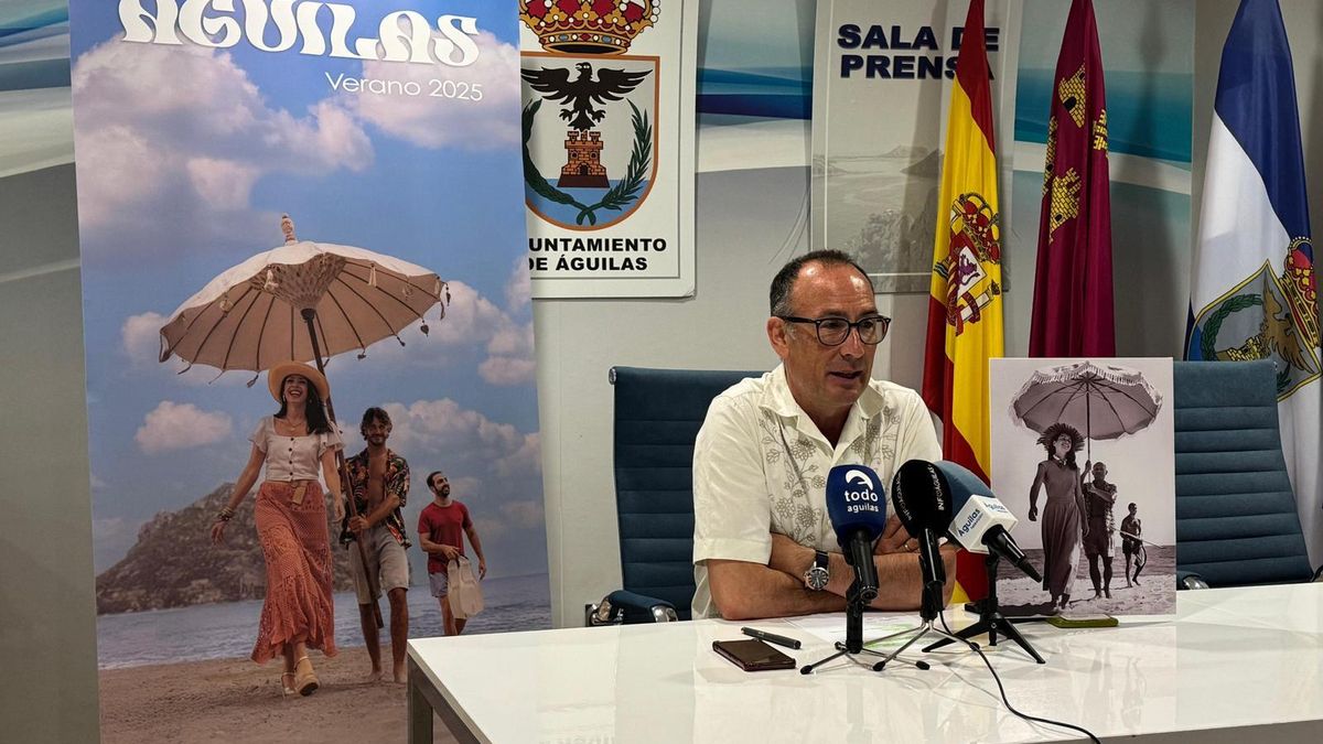 El concejal José Antonio Consentino presenta las actividades de verano de Águilas.
