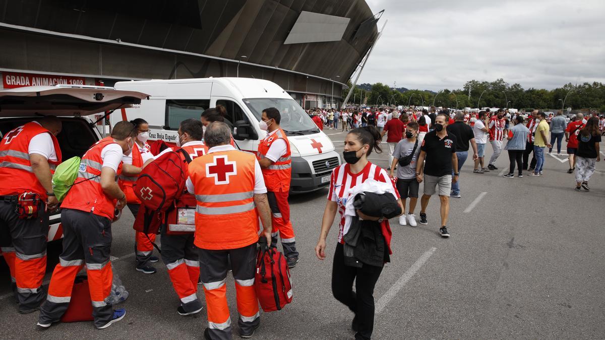 Galería de fotos: así volvió el público a El Molinón