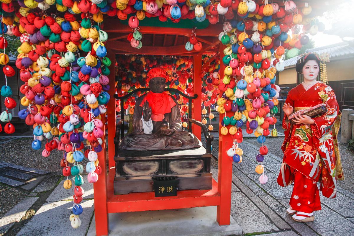 Estatua de Koshin-san en el templo Yasaka Koshindo.