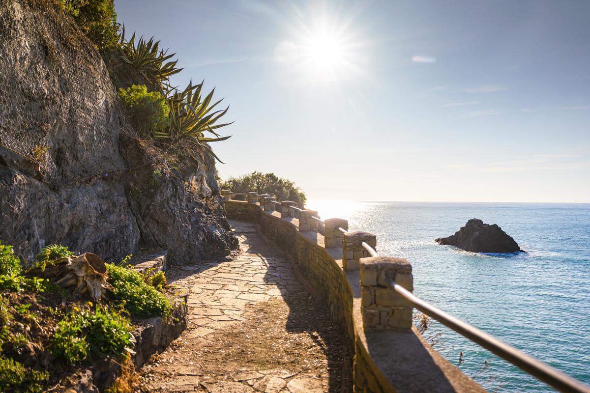 La Via dell'Amore con vistas al mar Mediterráneo