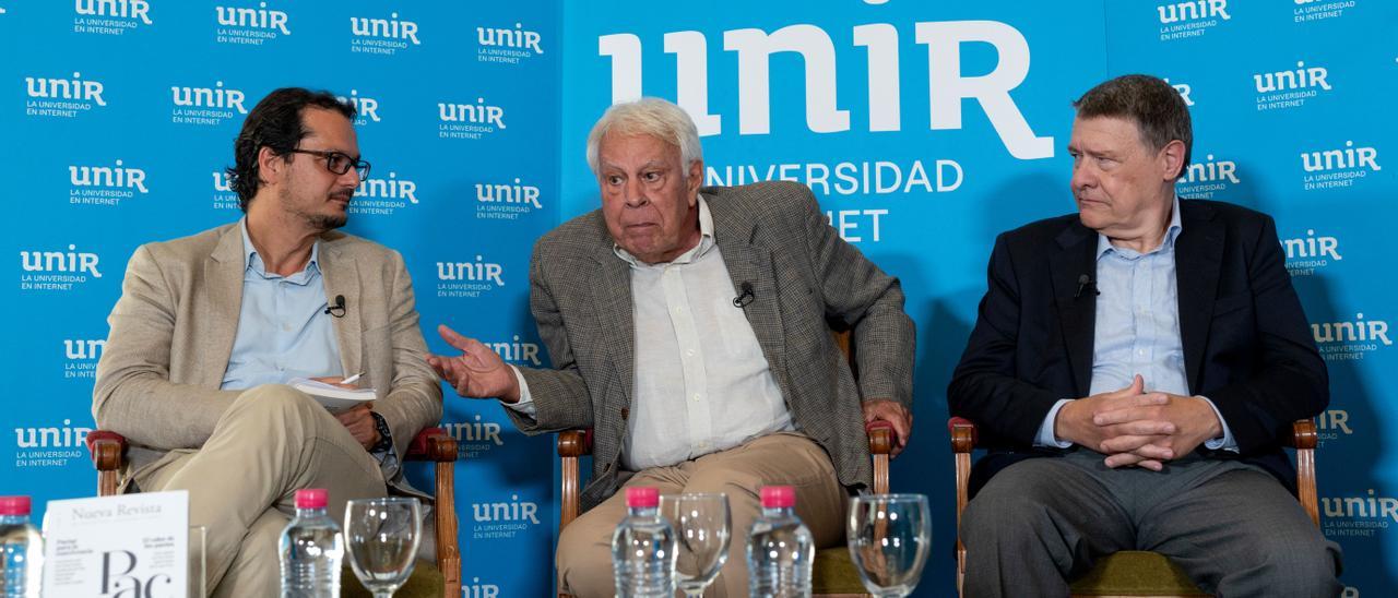 Felipe González,  en un acto sobre pactos electorales