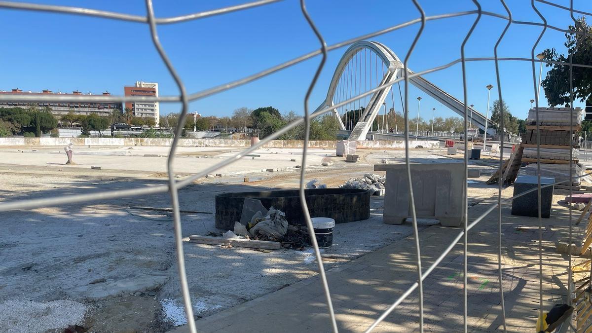 Las obras de la Puerta de la Barqueta de Sevilla, en imágenes