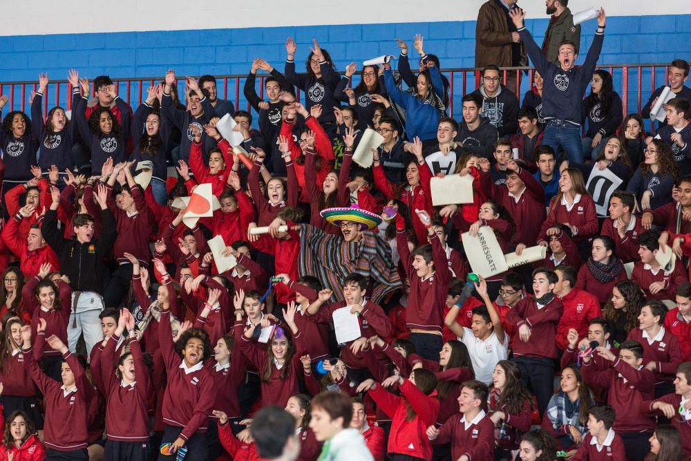 Multitudinario mosaico por la paz en el colegio Agustinos de Alicante