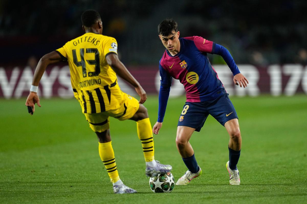 Pedri trabajó mucho en defensa frente al Borussia Dortmund