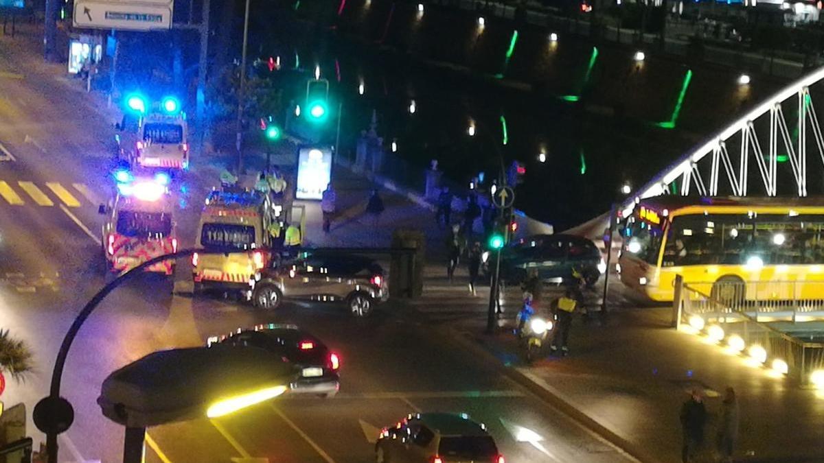 Varios heridos en una colisión entre un coche y una ambulancia en Murcia