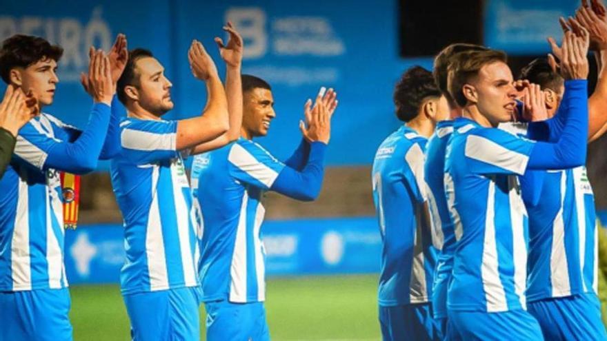 A un punto de la gloria: El CF Gandia ascenderá a la Lliga Comunitat como campeón de Primera FFCV si empata o gana en la penúltima jornada