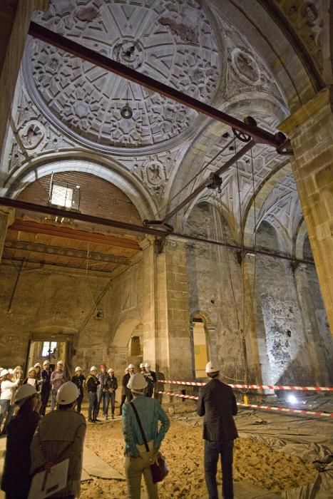 Visita de la alcaldesa de Gijón y los portavoces municipales a las obras de Tabacalera