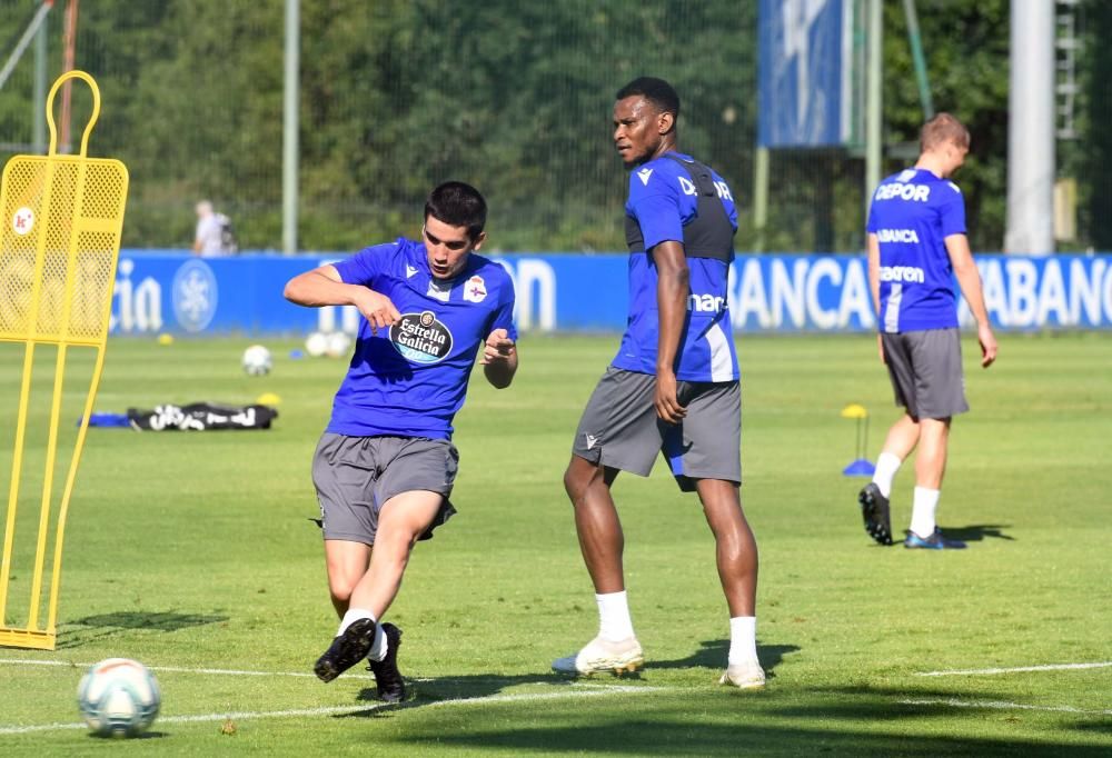 La plantilla puede ejercitarse ya por grupos de un máximo de 10 jugadores en las instalaciones de la ciudad deportiva de Abegondo.