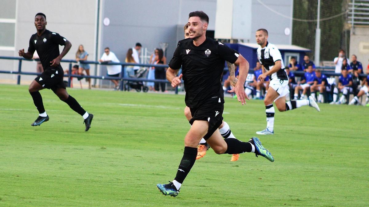 Jorge Fernández jugó unos minutos en el amistoso en el campo del Levante durante la pretemporada.