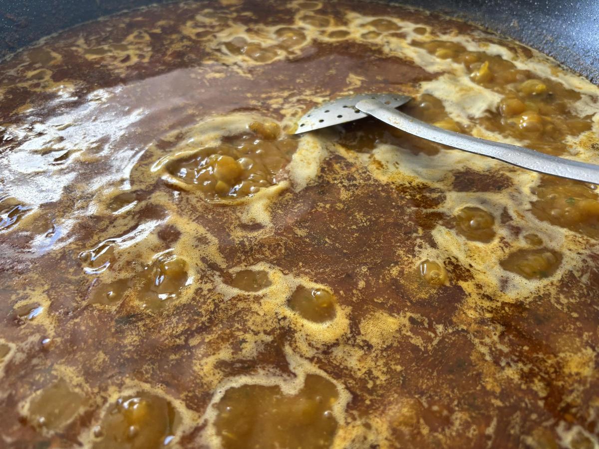 La preparación, antes de añadir el arroz