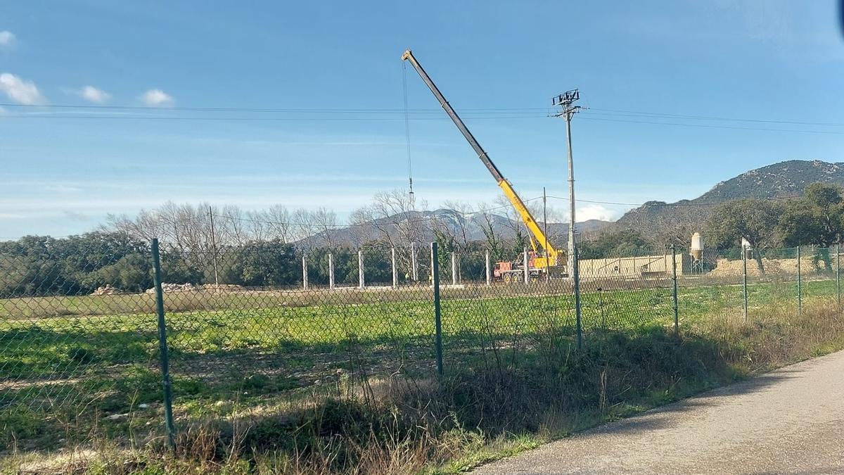 Obres a la granja Mas Llovet, en una imatge d'arxiu facilitada per Iaeden.