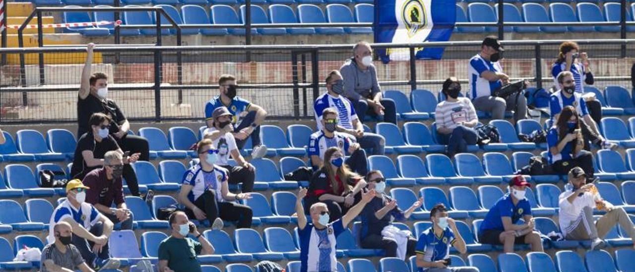 Grada del Rico Pérez en el partido ante el Atlético Levante.