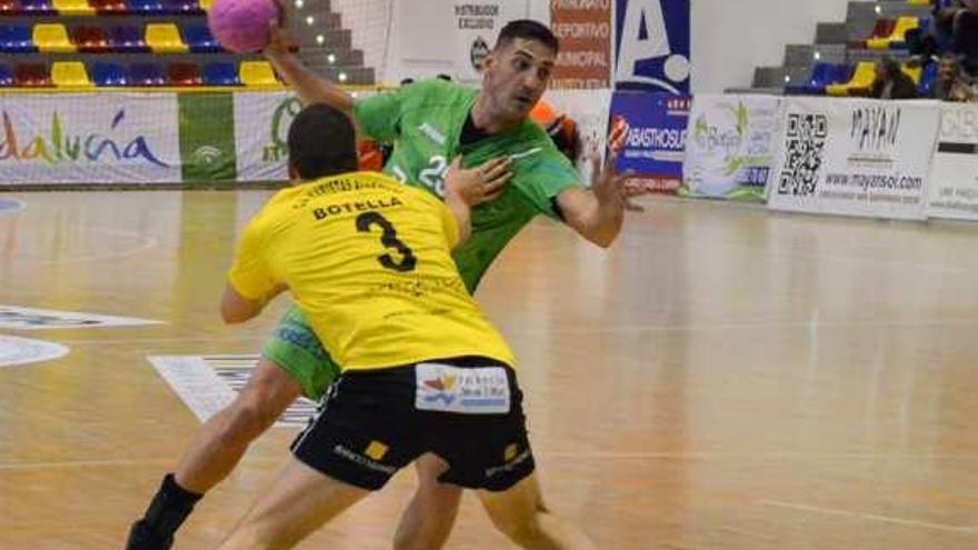 El Meridiano de balonmano se da un festín ante el Algemesí