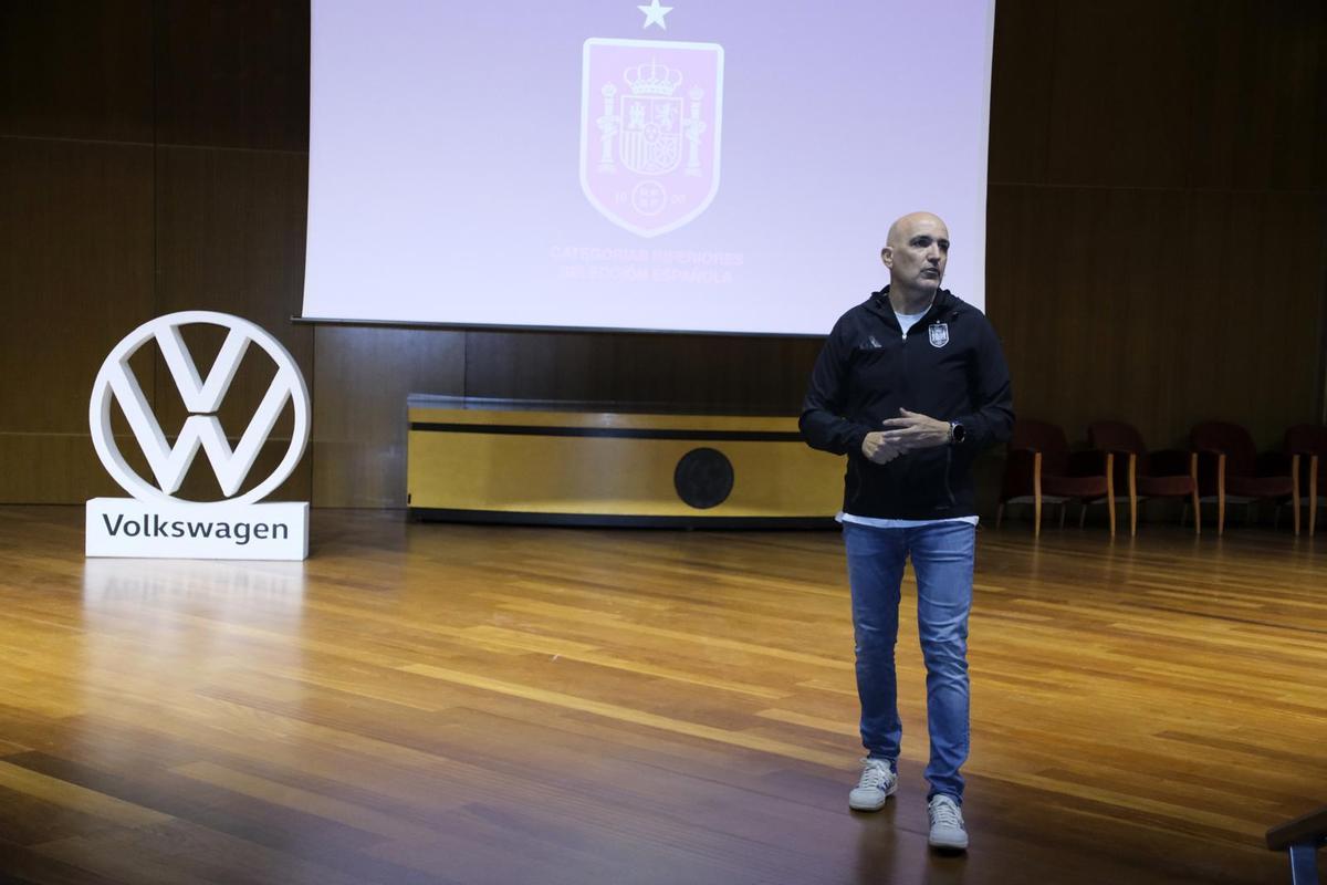 David Gordo durante la conferencia en el Paraninfo de la ULPGC