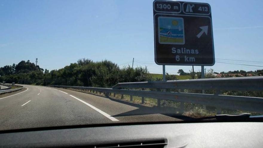 Nuevo panel indicador de Salinas en el viaducto de Carcedo.