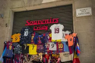 Barcelona inicia una inspección "preventiva" de todas las tiendas y terrazas de la Rambla para advertir infracciones