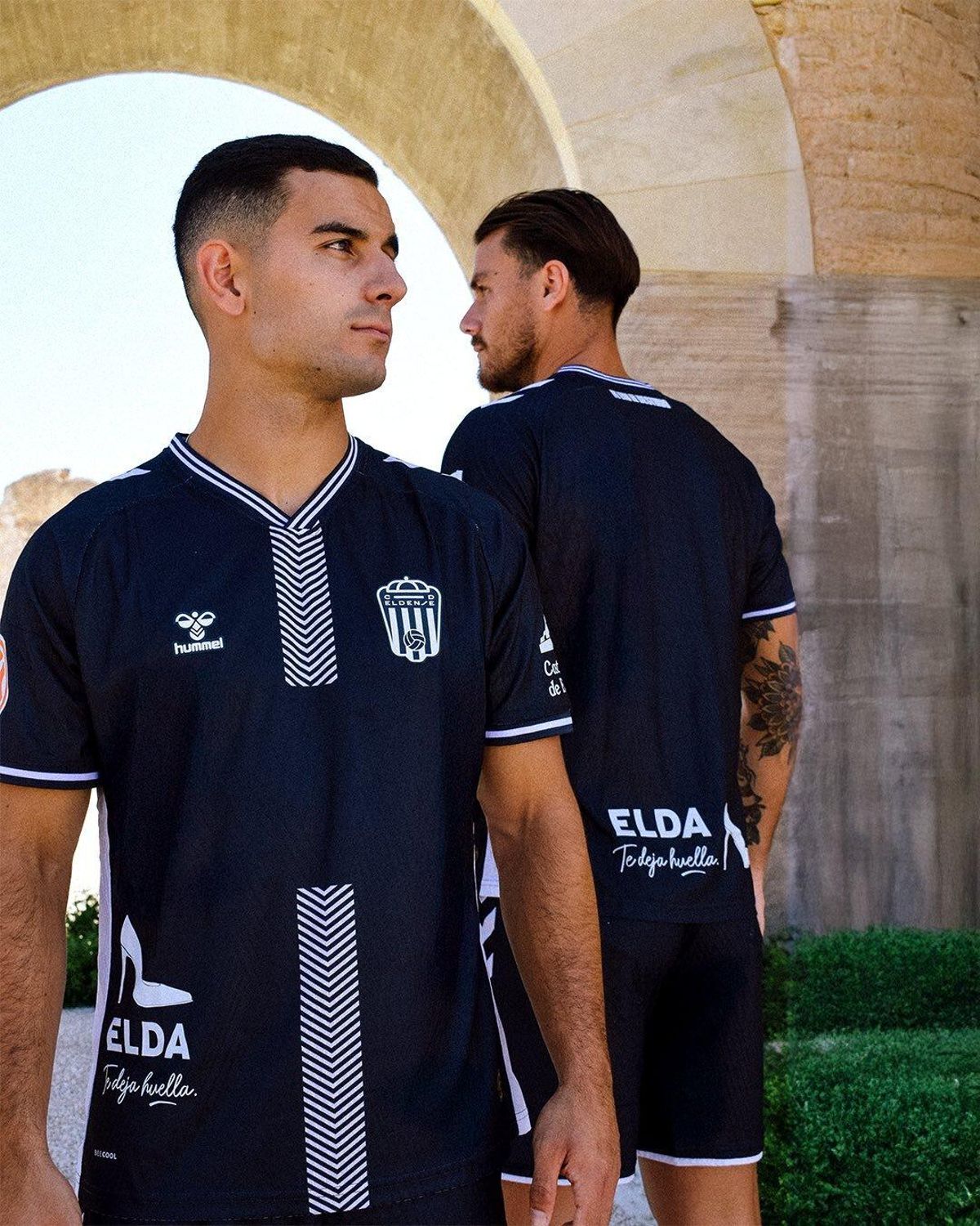 El Eldense presenta su tercera equipación.