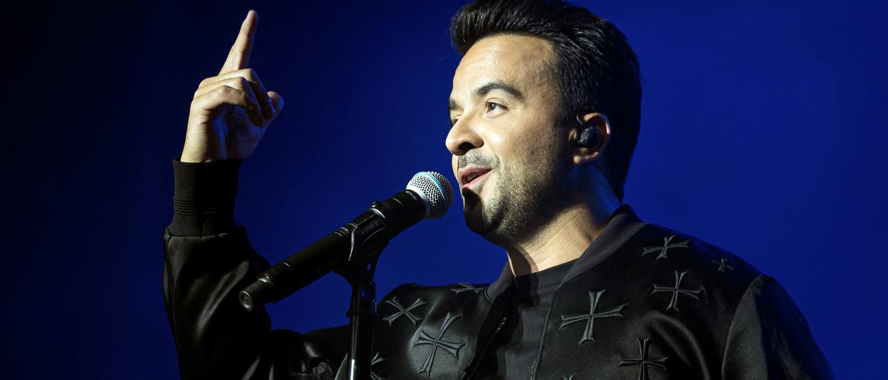 Luis Fonsi, durante un concierto.