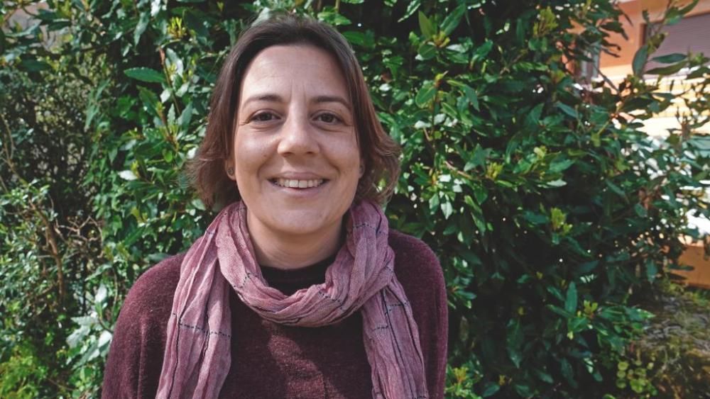 Ánxela Vizoso Marcos (AVANTE!). Vecina de Vilariño (O Hío), tiene 39 años y trabajó en el campo de las Ciencias  Sociales. Es la segunda vez que encabeza una candidatura y en este último mandato ejerció el cargo de concejala de  Emprego y  Comercio e Industria.