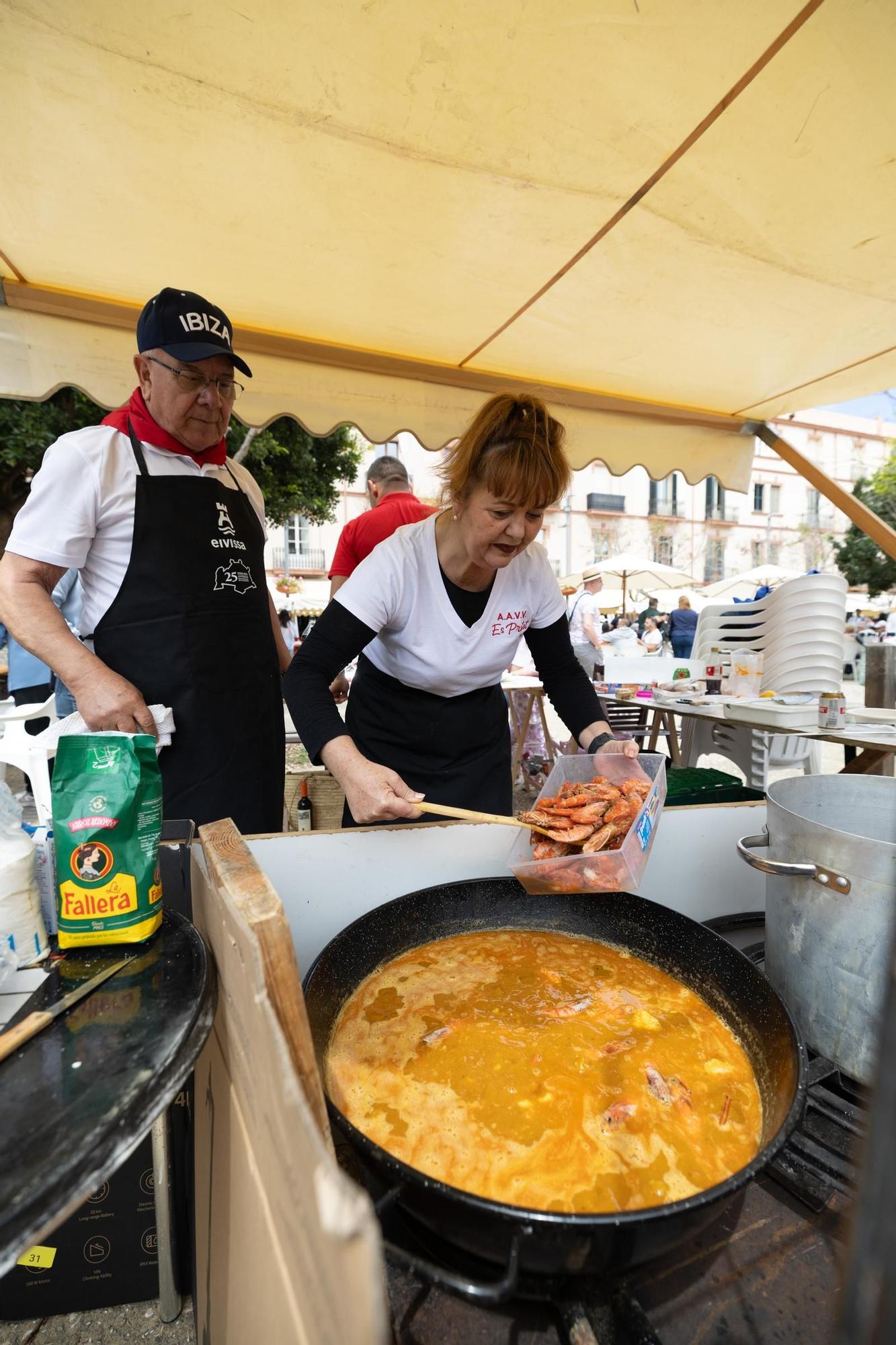 Mira aquí todas las fotos del concurso de arroz a la marinera de Ibiza