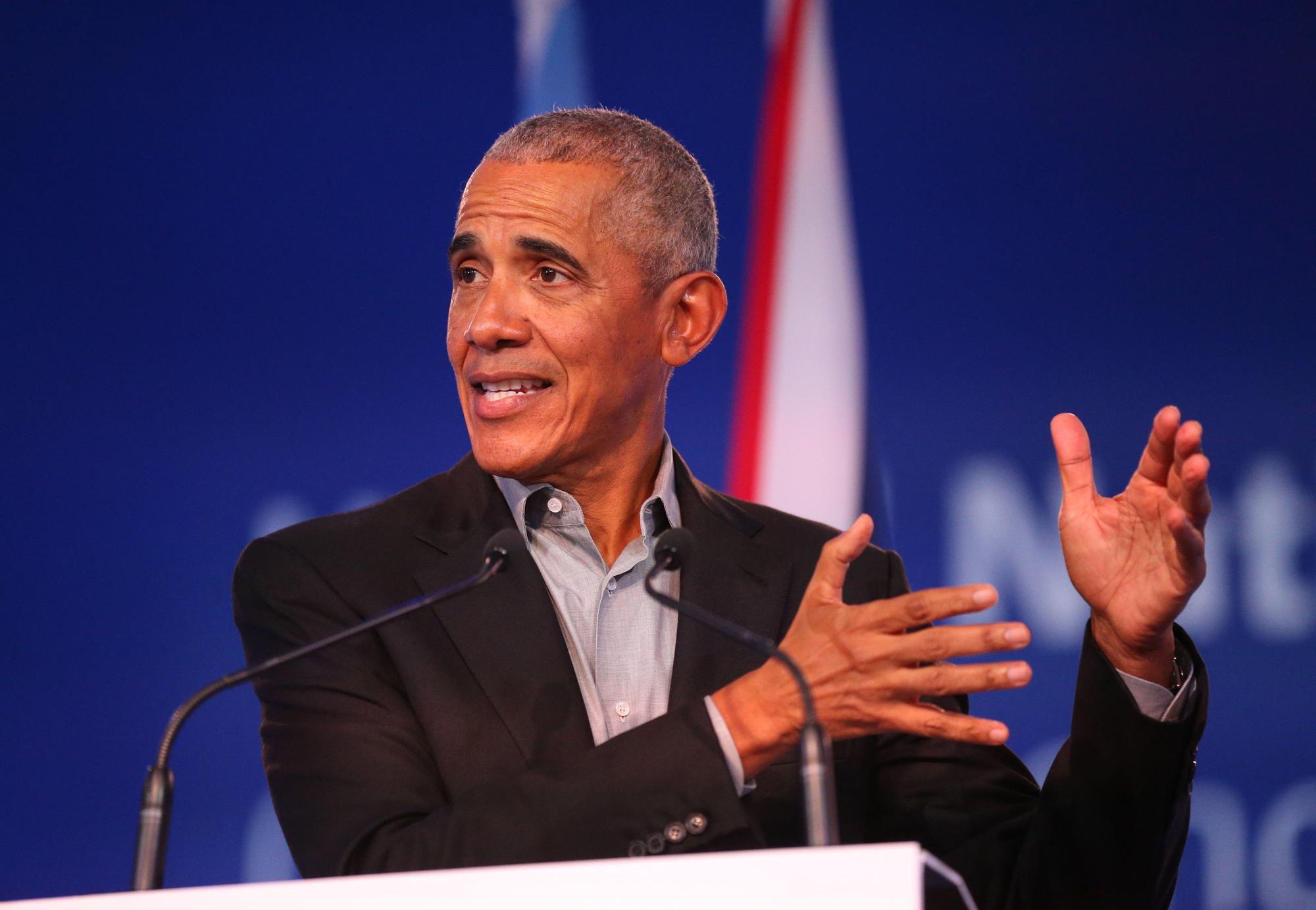 El expresidente de los Estados Unidos, Barack Obama, habla durante la Cumbre del Clima de la ONU COP26 en Glasgow