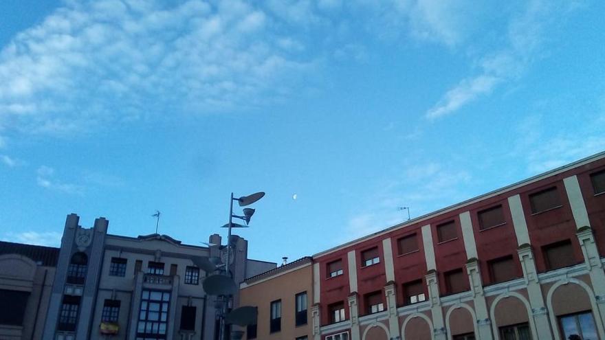 El cielo de la capital, esta mañana de miércoles.