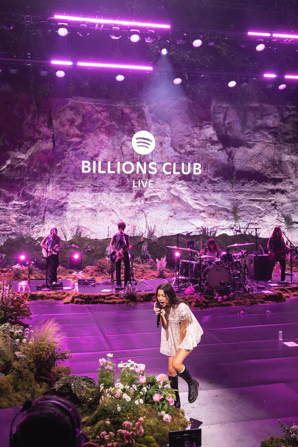 Olivia Rodrigo, en un concierto privado en el Grec previo al Clásico de fútbo