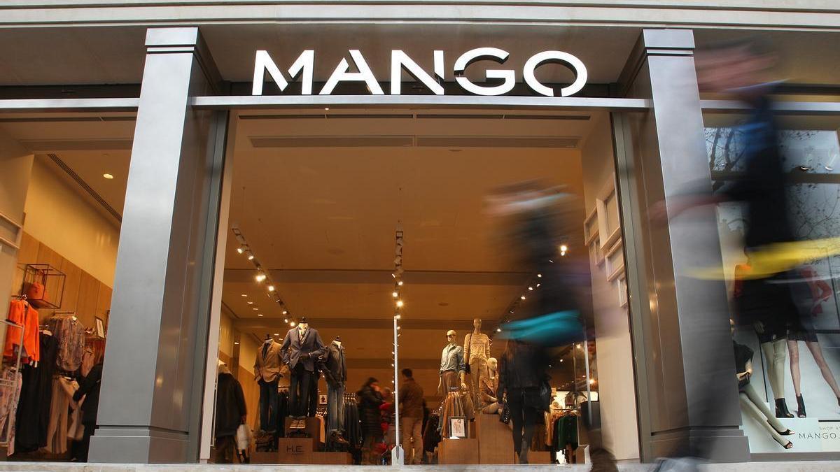 Tienda de Mango en el centro de Barcelona.