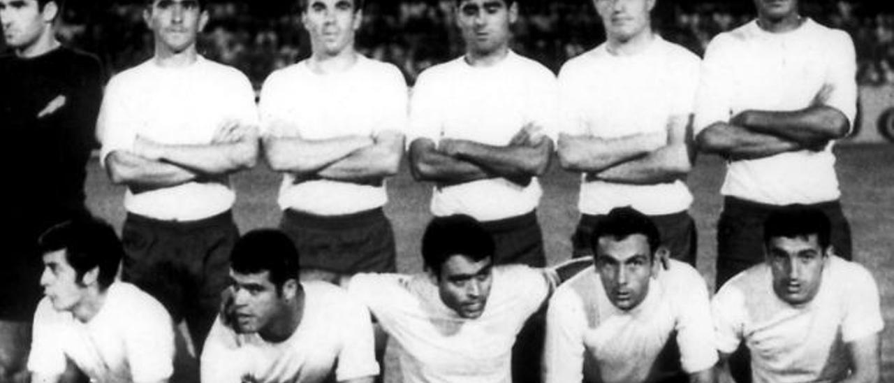 Once de la UD del subcampeonato de Liga en 1969. De pie, de izq. a der: Oregui, Aparicio, Tonono, Martín II, Castellano y Guedes. Abajo: León, Gilberto II, José Juan, Germán y Gilberto I. Siete de ellos, entre los 10 más importantes de la historia.