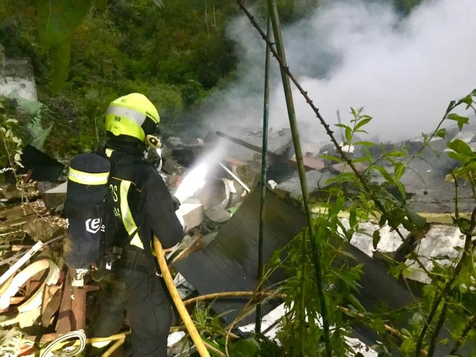 Un vecino pierde la vida en un incendio en Valleseco