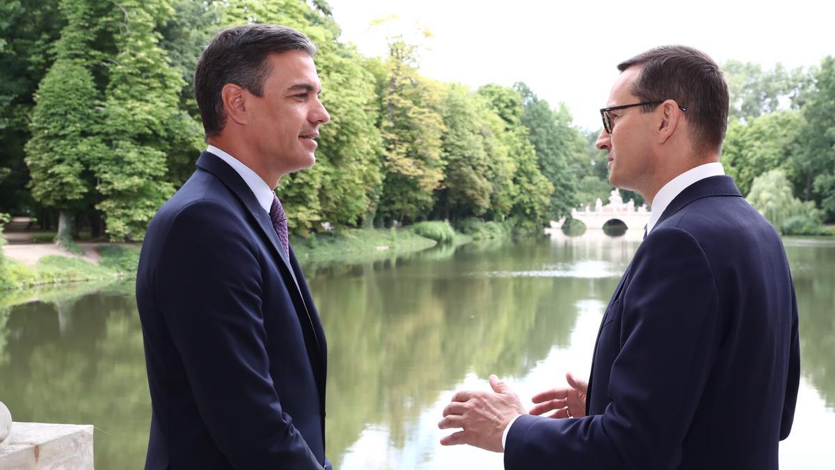 El presidente del Gobierno, Pedro Sánchez, se reúne con el primer ministro de Polonia, Mateusz Morawiecki.