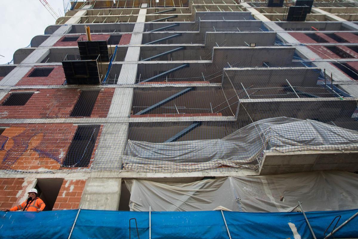 Construcción de un edificio de viviendas en Malilla.