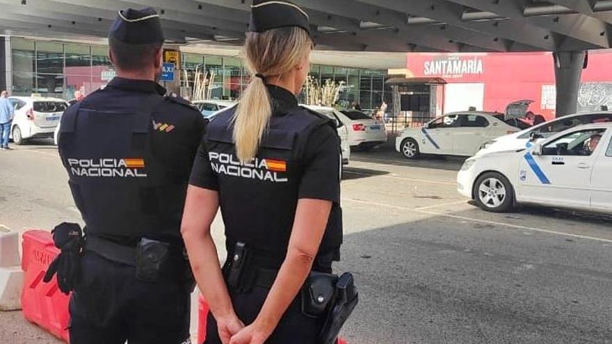 Diez taxistas detenidos en Málaga por dos incidentes con conductores de VTC en el aeropuerto