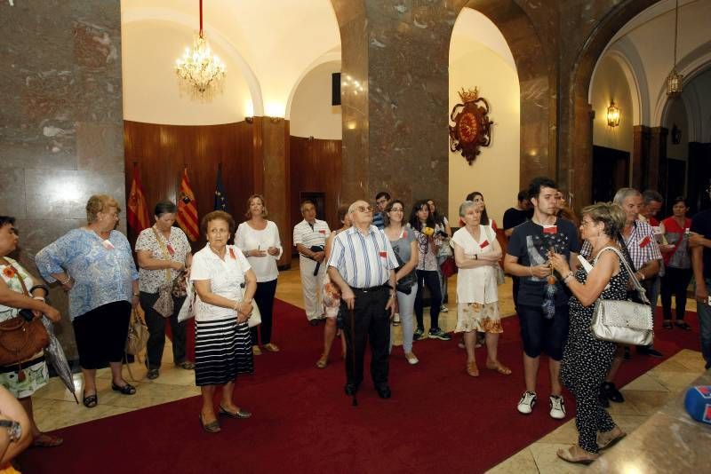 Fotogalería de la primera visita guiada al consistorio zaragozano