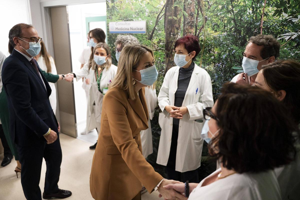 Fotogalería | María Guardiola visita el Hospital Universitario de Cáceres