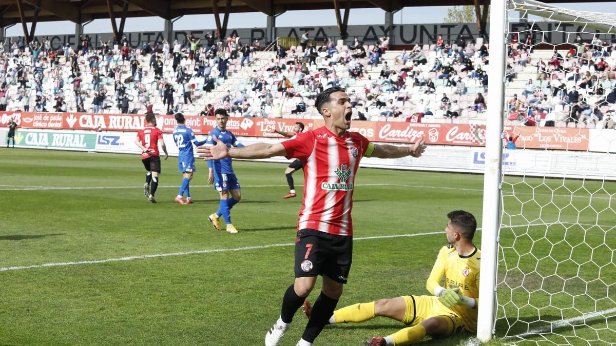 Dani Hernández celebra el gol.