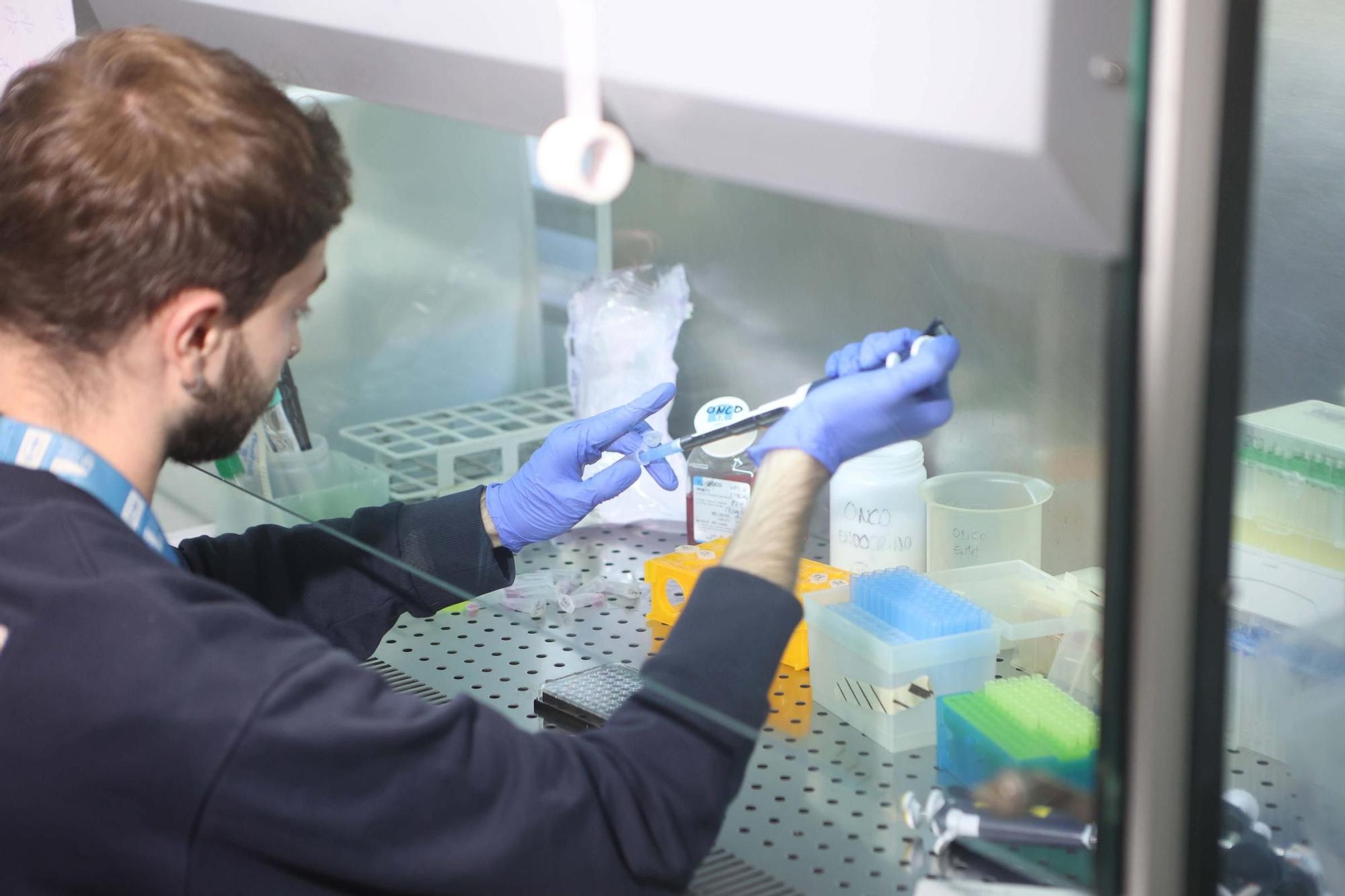 El conselleiro de Sanidade visita el Instituto de Investigación Biomédica de A Coruña