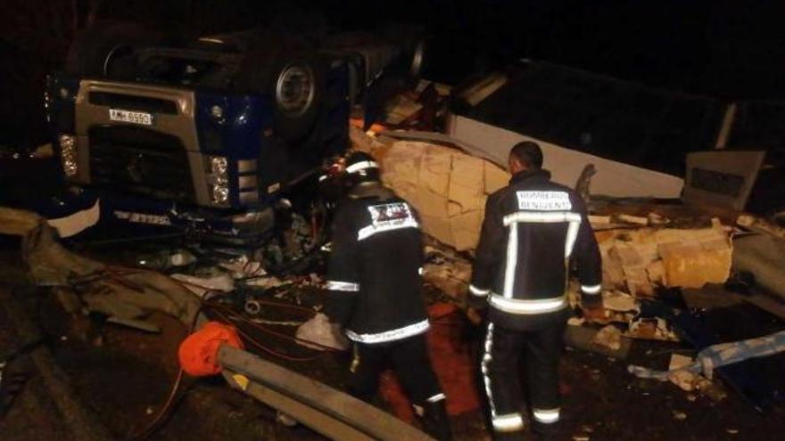 Fallecen dos vecinos de O Grove tras volcar el camión en el que circulaban en Zamora