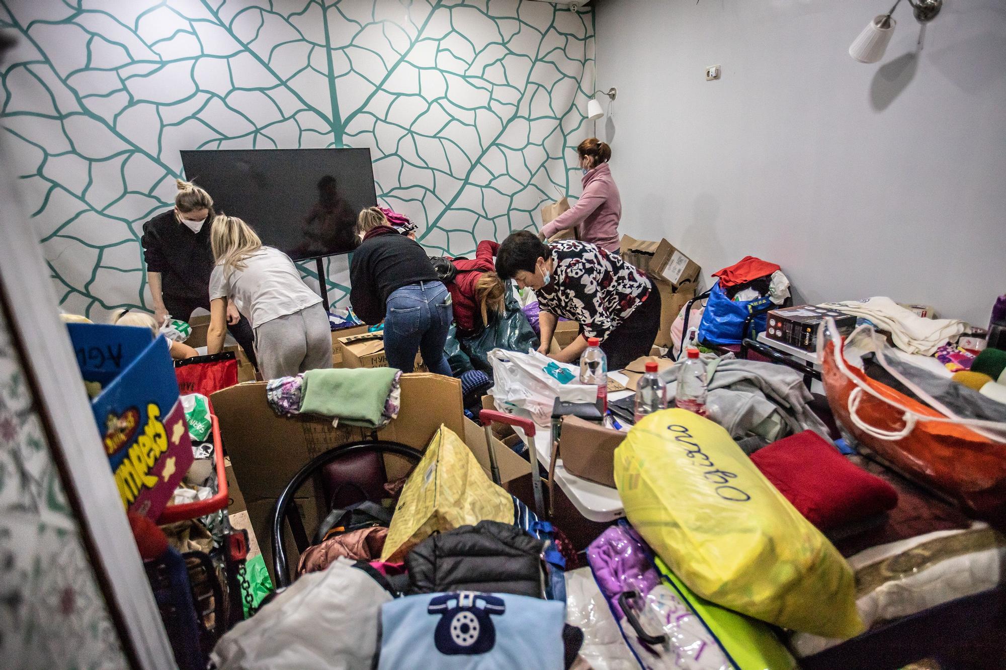 "La nueva luna": de cafetería a punto de recogida de ayuda humanitaria para Ucrania