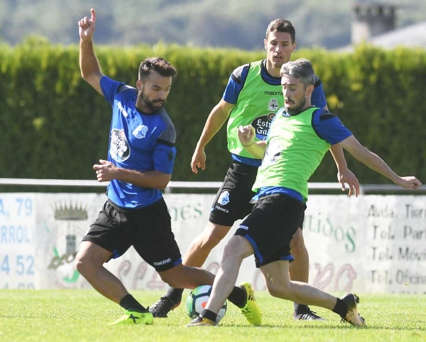 Pepe Mel programa una sesión exigente para insistir en aspectos tácticos.