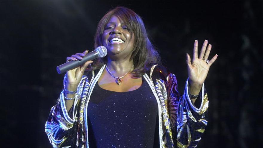 Gloria Gaynor, durante su actuación en A Coruña en 2002.