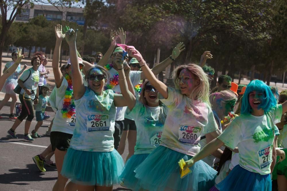 La primera edición de «FestiRun» combina deporte y diversión en una carrera que logró reunir a multitud de personas