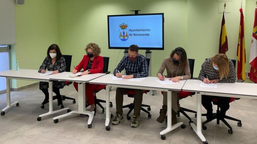 Toman posesión de su plaza tres auxiliares administrativas en Benavente