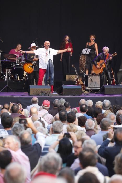 Concierto de "Micky", Pepe Barranco y "Los Linces" en la plaza Mayor de Gijón