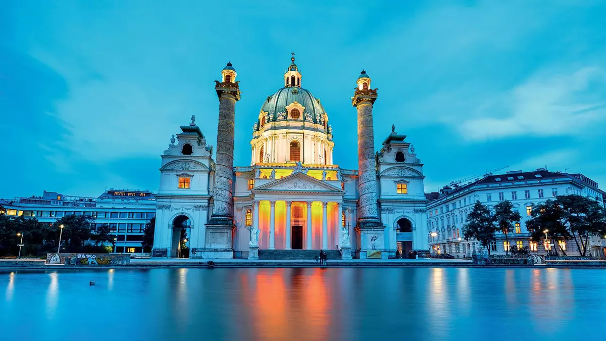 Destino Viena: La capital austriaca celebra este año el bicentenario del nacimiento de Johann Strauss con múltiples actividades
