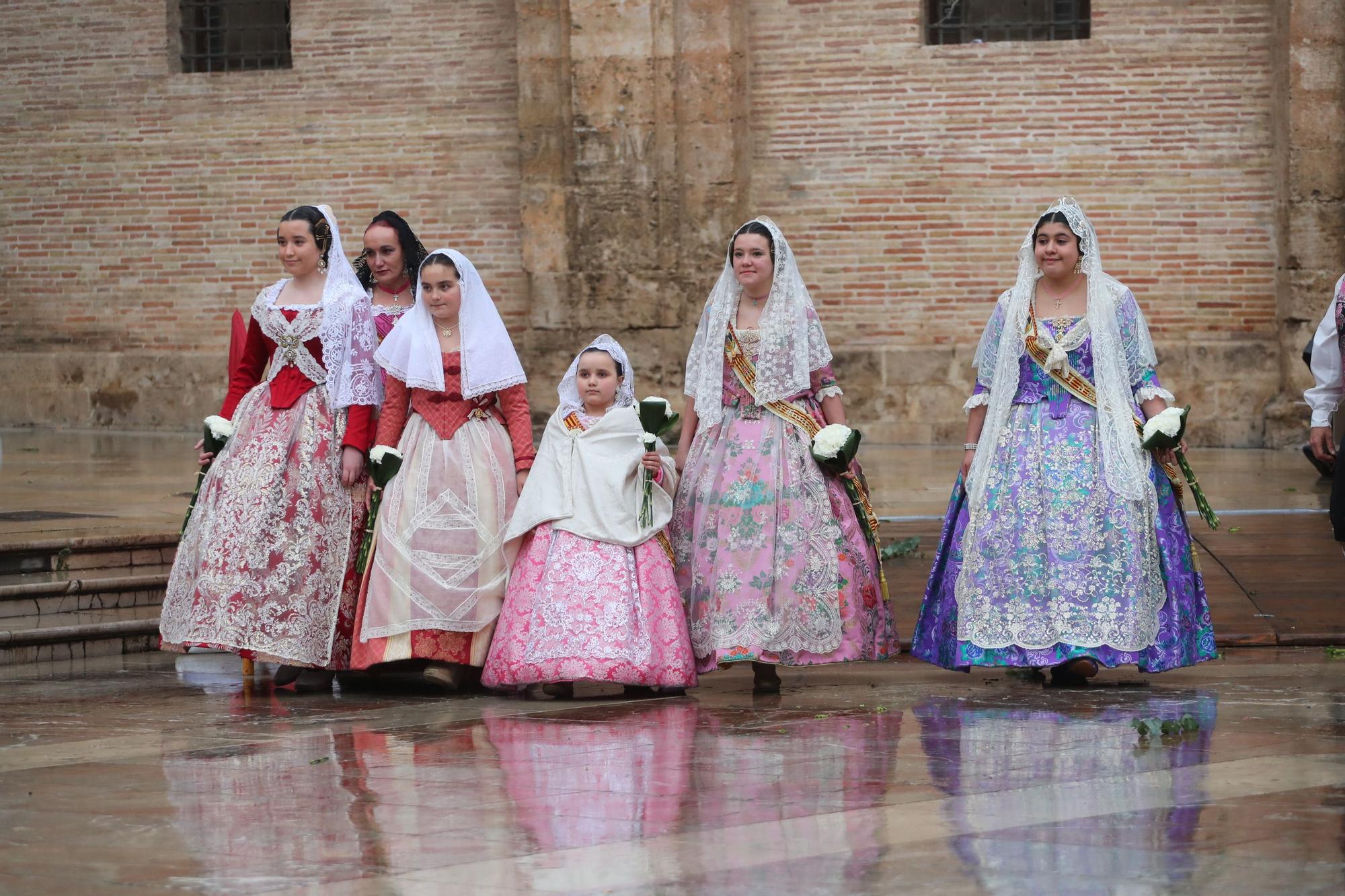 Búscate en el primer día de ofrenda por la calle de la Paz (entre las 17:00 a las 18:00 horas)