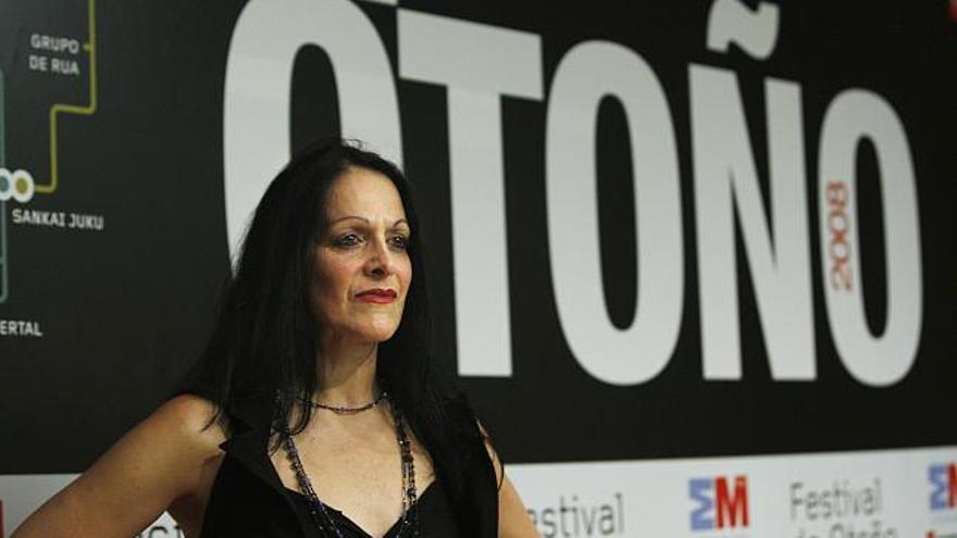 La diva vanguardista y virtuosa de la música Diamanda Galás, durante la presentación del concierto que ofrecerá en el XV Festival de Otoño, con el que se inaugurará la programación, hoy en Madrid.